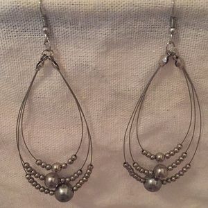 🔥Silver beaded Tear drop earrings